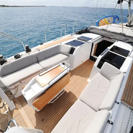 Velero Ariel Сан-Хосе