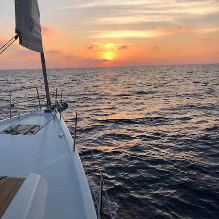 Velero Ariel Сан-Хосе